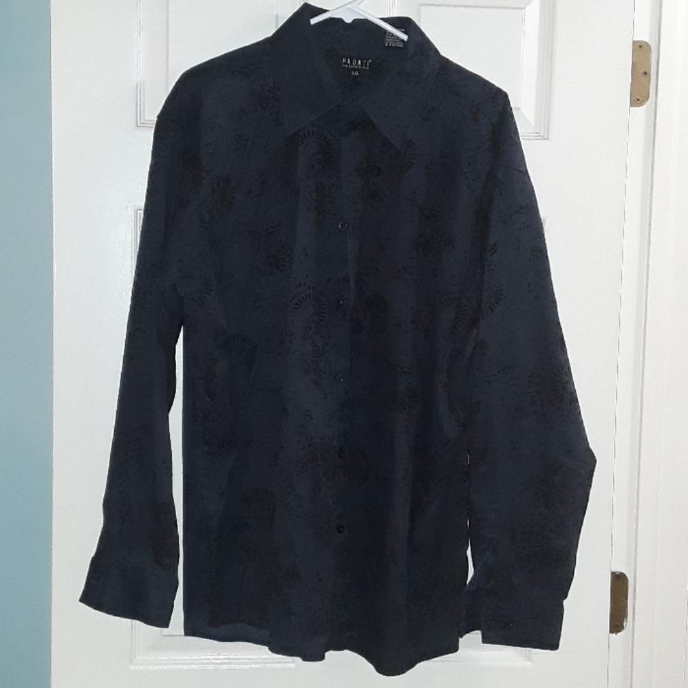 Men's long sleeve button down dress shirt